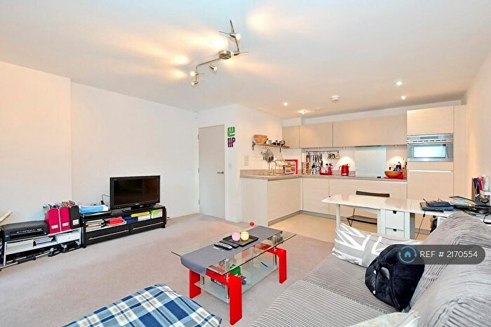1 Bedroom Flat To Rent In Baythorne Street, London, E3
