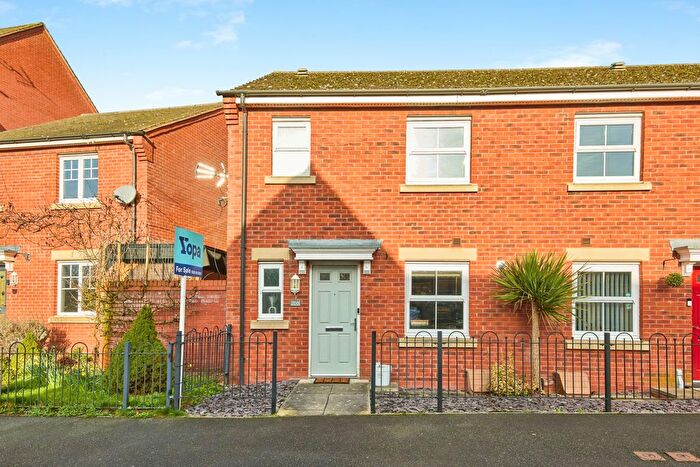 3 Bedroom Town House For Sale In Welland Road, Derby, DE65