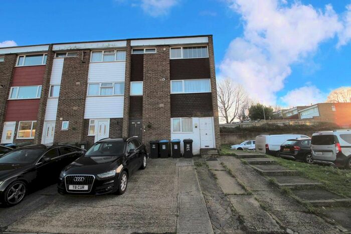 1 Bedroom Maisonette To Rent In Wharfedale, Hemel Hempstead, Hertfordshire, HP2