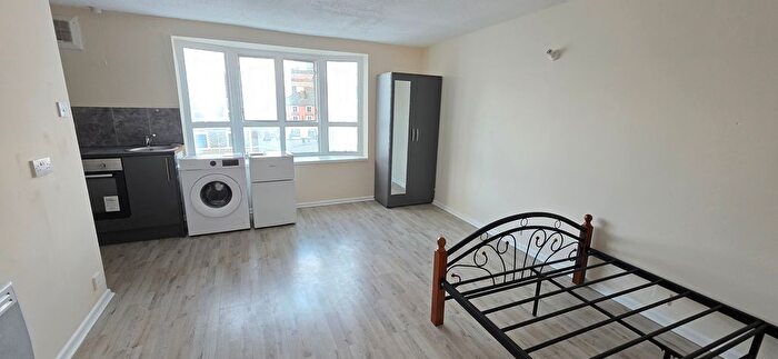 Studio To Rent In Cheapside, Luton, LU1