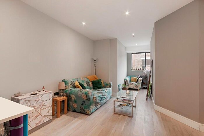 1 Bedroom Flat To Rent In Parkway, Chelmsford, Essex, CM2