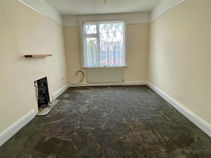 2 Bedroom Bungalow For Sale In Singleton Road, Upper Tumble, Llanelli, SA14