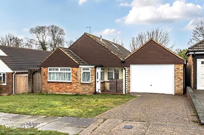 4 Bedroom Bungalow For Sale In Foyle Park, Basingstoke, Hampshire, RG21