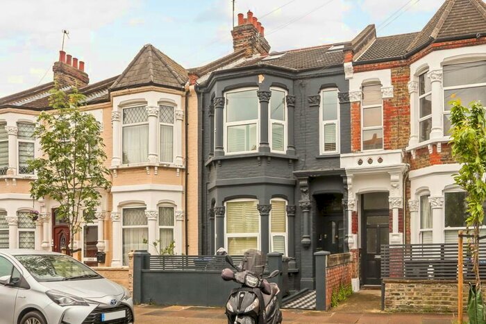 2 Bedroom Flat To Rent In Dagmar Gardens London, NW10