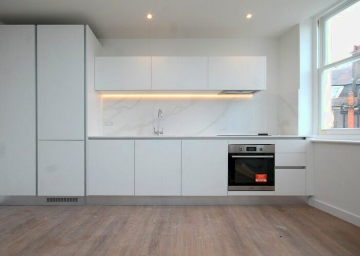 2 Bedroom Flat To Rent In Finchley Road, Golder Green, NW11