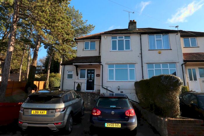 3 Bedroom Semi-Detached House To Rent In Beechwood Road, Caterham, CR3