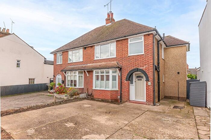 3 Bedroom Semi Detached House For Sale In Heath Road, Leighton Buzzard, LU7