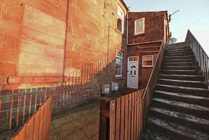 2 Bedroom Flat To Rent In Dillichip Terrace, Bonhill, West Dunbartonshire, G83