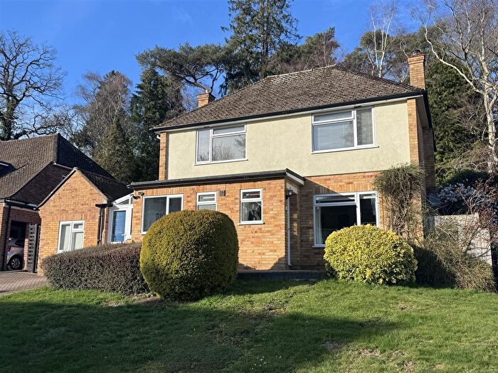 4 Bedroom Detached House For Sale In Normay Rise, Newbury, RG14