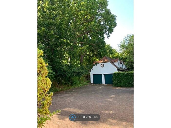 3 Bedroom Detached House To Rent In Trumpington Road, Cambridge, CB2