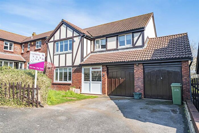 4 Bedroom Detached House For Sale In Whitecross Drive, Weymouth, DT4