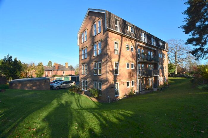 2 Bedroom Flat To Rent In Flat Beacon House, Worcester Road, Malvern, WR14