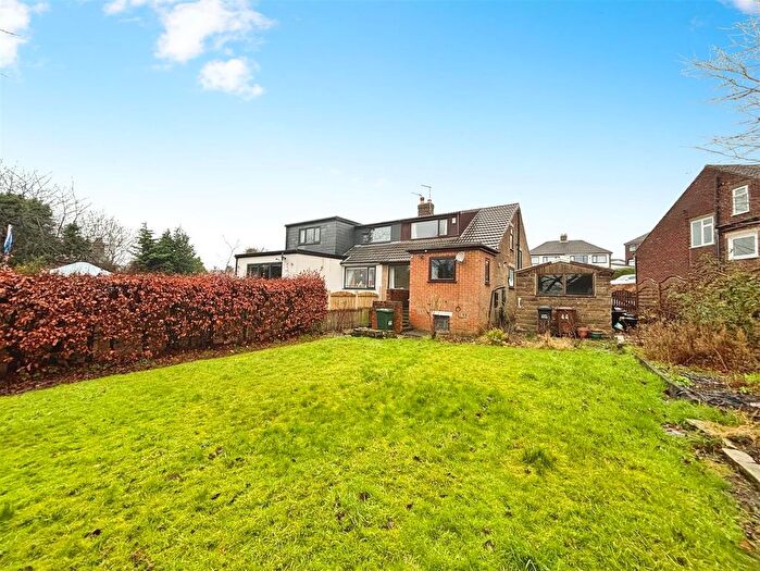 4 Bedroom Semi Detached Bungalow For Sale In Raeburn Drive, Bradford, BD6