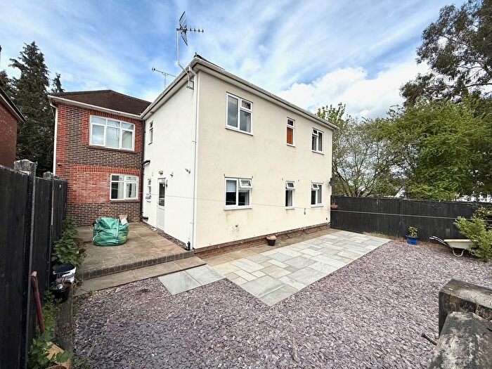 1 Bedroom Flat To Rent In London Road, Binfield, RG42