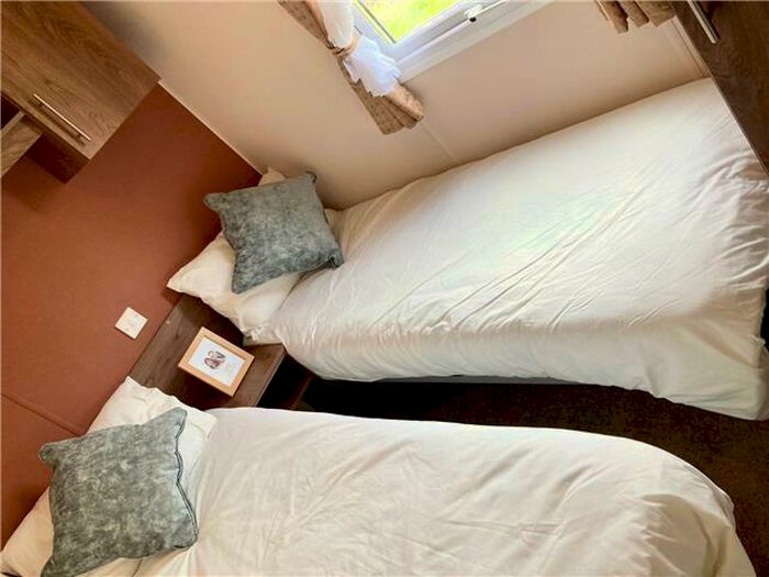 2 Bedroom Caravan For Sale In Breydon Water Holiday Park, NR31