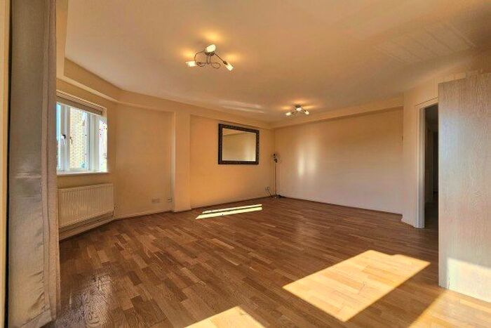 2 Bedroom Flat To Rent In Queens Road, Bromley, BR1