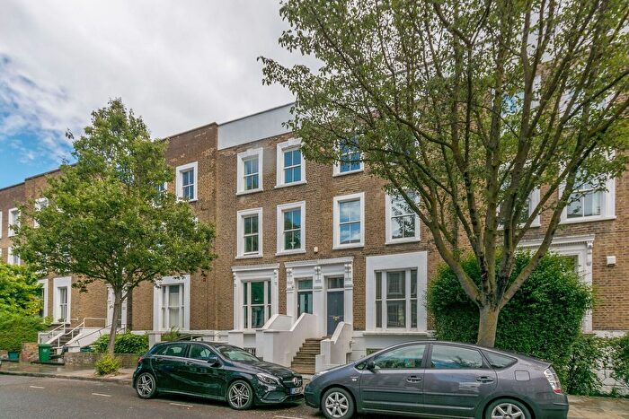 2 Bedroom Flat To Rent In Oakley Road, Islington, London, N1