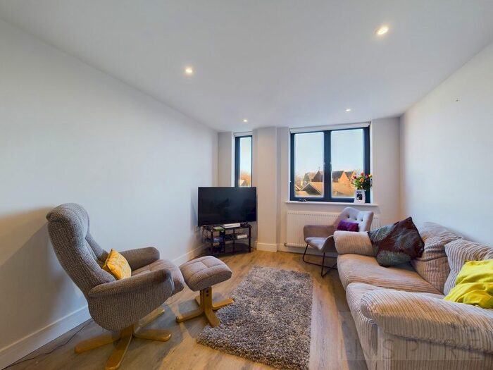 1 Bedroom Flat To Rent In South Road, Haywards Heath, RH16