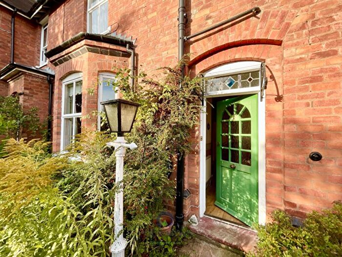 3 Bedroom Terraced House For Sale In South Crescent, Bromsgrove, Worcestershire, B60