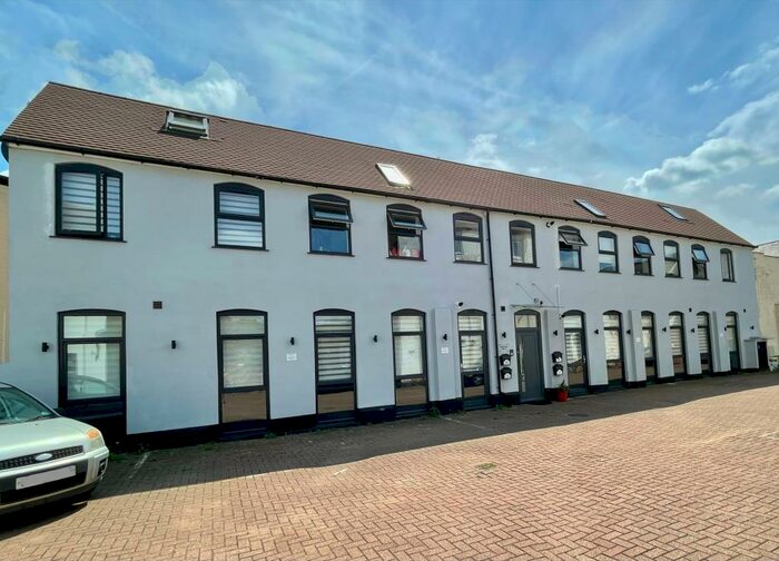 1 Bedroom Apartment To Rent In Higham Road, Chesham, HP5