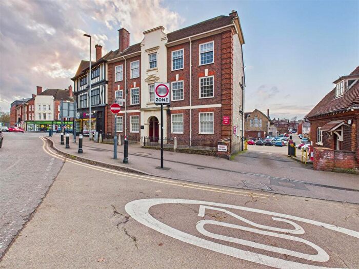 1 Bedroom Flat To Rent In Hillside Lodge, Whinbush Road, Hitchin, SG5