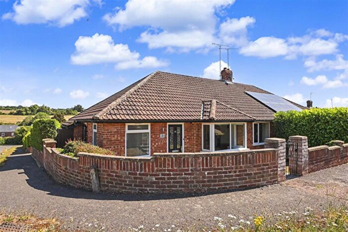 3 Bedroom Semi-Detached Bungalow For Sale In Dammersey Close, Markyate, AL3