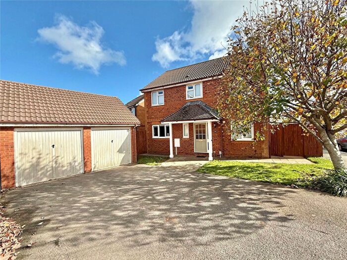 4 Bedroom Detached House For Sale In Dutchells Way, Willingdon, Eastbourne, BN22