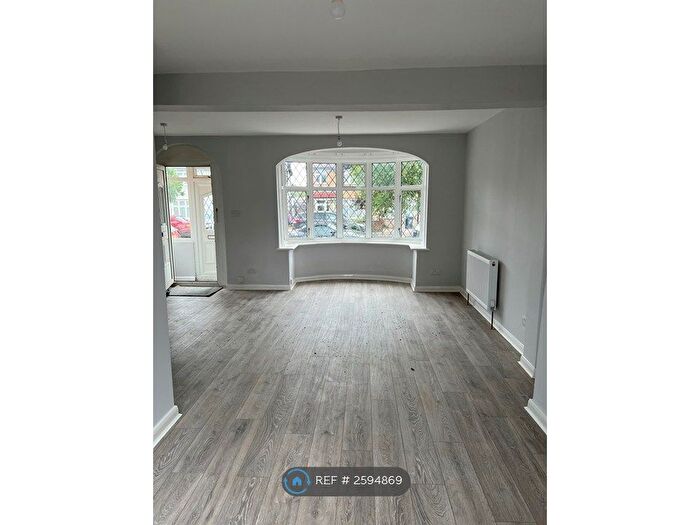 3 Bedroom End Of Terrace House To Rent In Clauson Avenue, Northolt, UB5