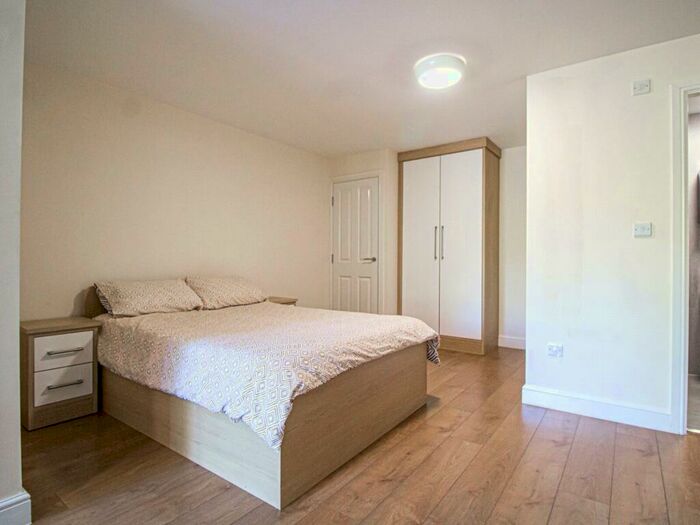 1 Bedroom Apartment To Rent In Apt, Fairbairn Residence #, LS2