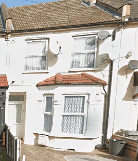 3 Bedroom Terraced House To Rent In Ilford, IG1