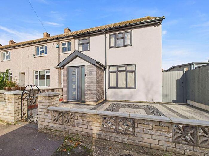 3 Bedroom Terraced House To Rent In Broxburn Drive, South Ockendon, RM15