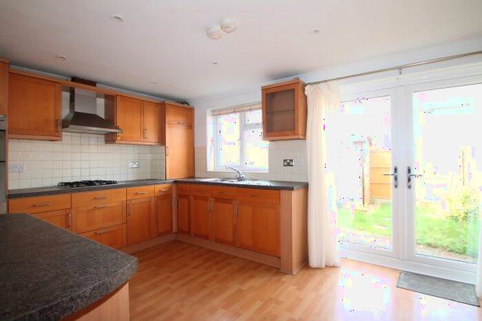 3 Bedroom Property To Rent In Ingram Road, Dartford, DA1