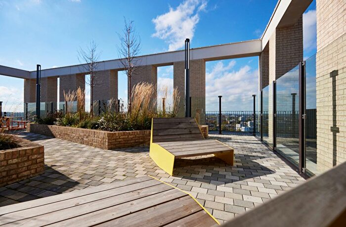 1 Bedroom Flat For Sale In Herne Hill Road, London, SE24