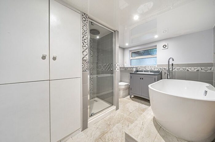 3 Bedroom End Terrace House For Sale In Mill Road, Fareham, Hampshire, PO16