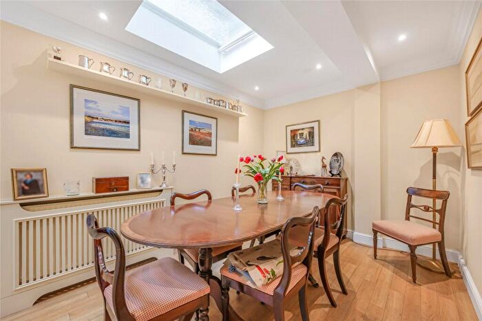 3 Bedroom End Of Terrace House For Sale In Farrier Walk, Chelsea, London, SW10
