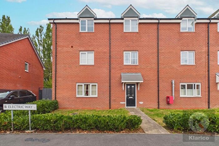 2 Bedroom Flat For Sale In Electric Way, Birmingham, B11
