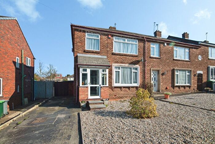 3 Bedroom End Terrace House For Sale In Kenelm Road, Oldbury, B68
