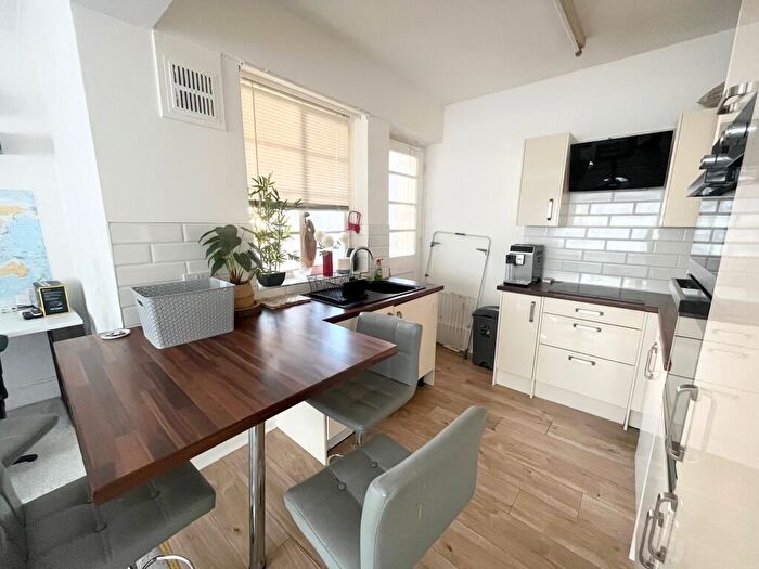 2 Bedroom Flat To Rent In Christchurch Road, Bournemouth, BH1