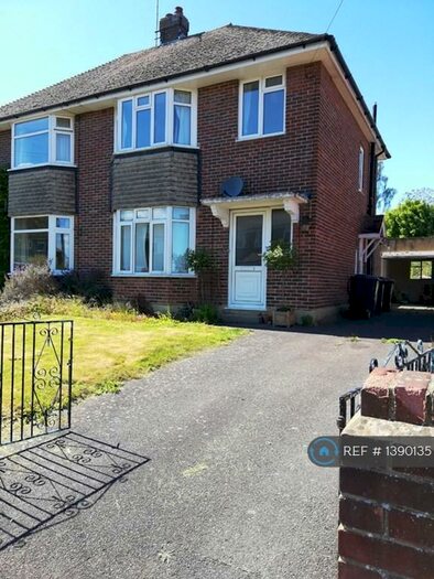 3 Bedroom Semi-Detached House To Rent In Hillside Avenue, Caterbury, CT2