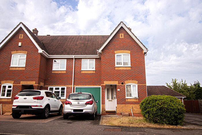 3 Bedroom Semi Detached House To Rent In Watson Acre, Andover, SP10
