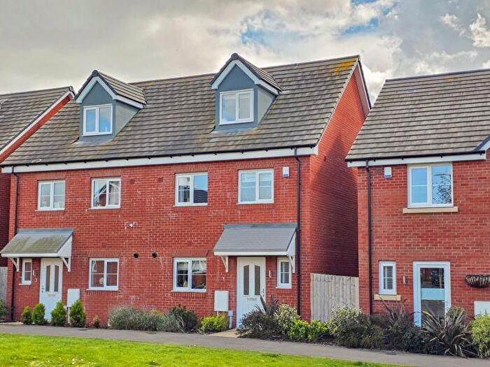 4 Bedroom Semi Detached House To Rent In Rudloe Drive, Kingsway, GL2