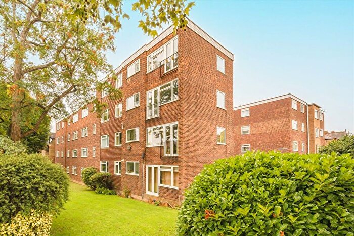 2 Bedroom Flat To Rent In Amherst Road, Amherst Road, W13