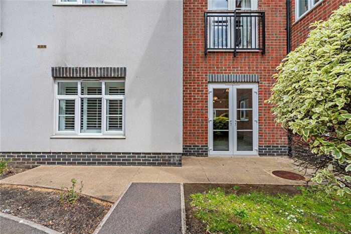 1 Bedroom Apartment For Sale In Bluecoats, Thatcham, Berkshire, RG18