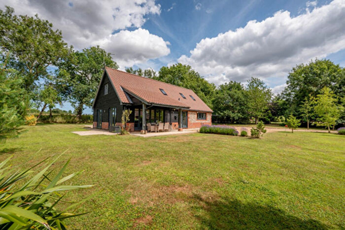 3 Bedroom Detached House For Sale In North Lane, Fakenham, NR21
