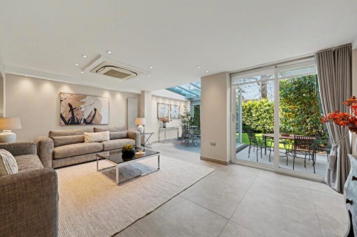 4 Bedroom House To Rent In Court Close, St Johns Wood Park, St Johns Wood, NW8