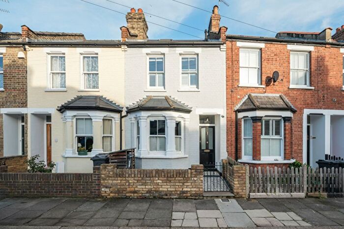 3 Bedroom Terraced House For Sale In Castle Road, Isleworth, TW7