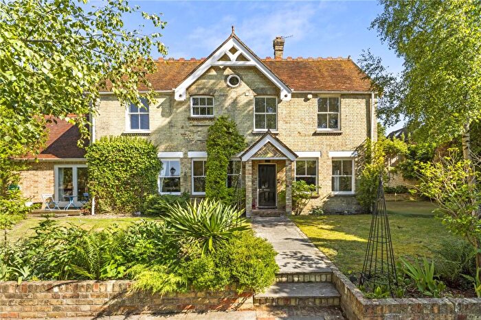 5 Bedroom Detached House For Sale In Broadwater Rise, Guildford, Surrey, GU1