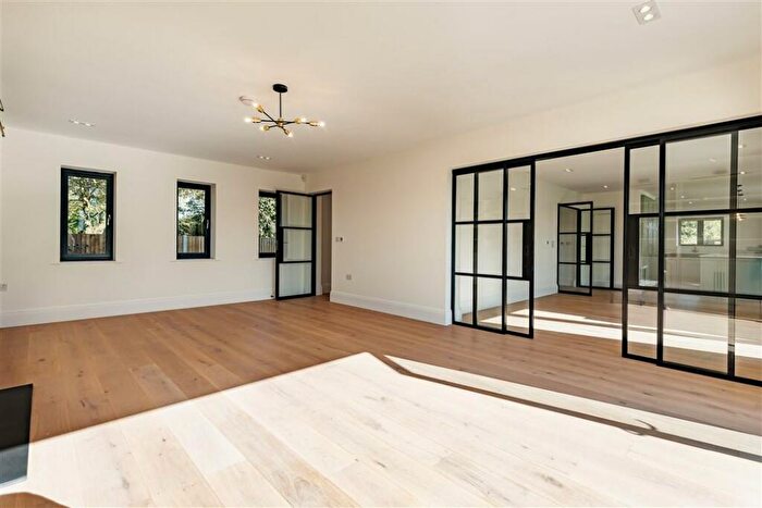 4 Bedroom Detached House For Sale In Meadow View, Epping Lane, Stapleford Tawney, RM4