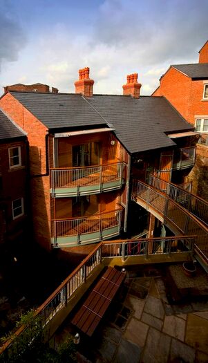 2 Bedroom Flat To Rent In Mealhouse Brow, Stockport, SK1