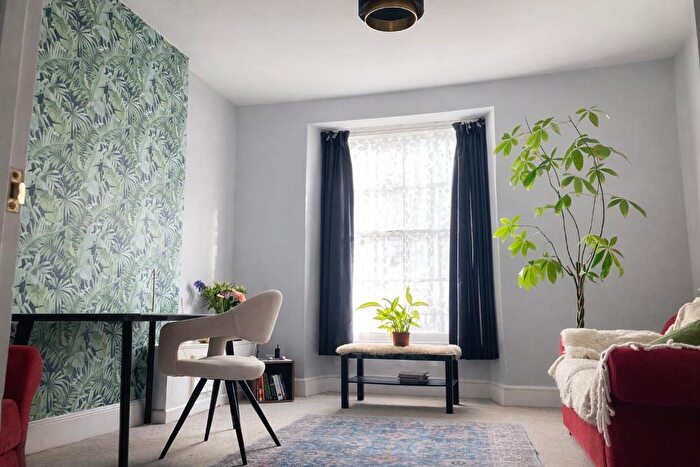 1 Bedroom Flat To Rent In Meridian Place, Clifton, Bristol, BS8